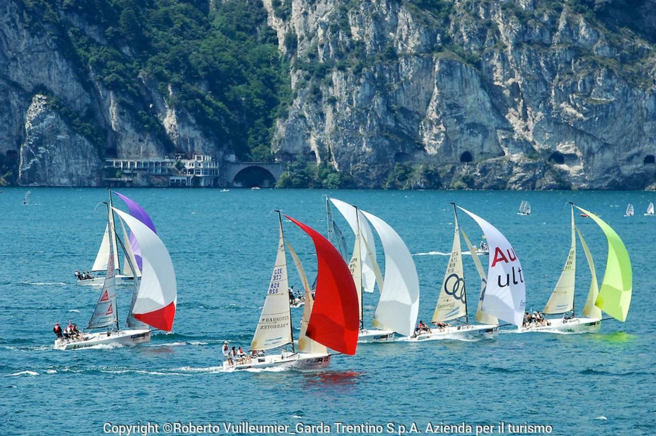 Club Nautico - Phoenix Studio Lake View Riva del Garda Luaran gambar